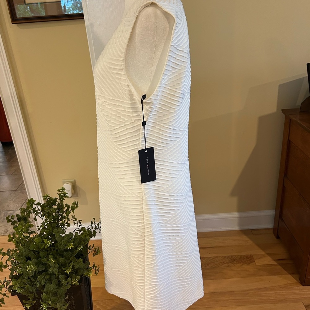 NWT Tommy Hilfiger Women’s Cream Sleeveless Lined Dress - Picture 5 of 11